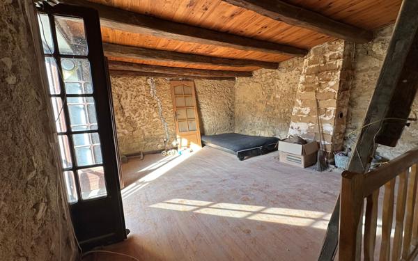 Maison à vendre    1 pièce • 134 m2 Claveisolles