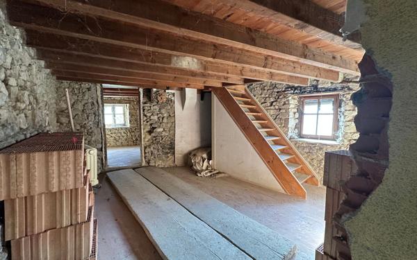 Maison à vendre    1 pièce • 134 m2 Claveisolles