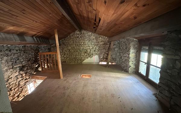 Maison à vendre    1 pièce • 134 m2 Claveisolles