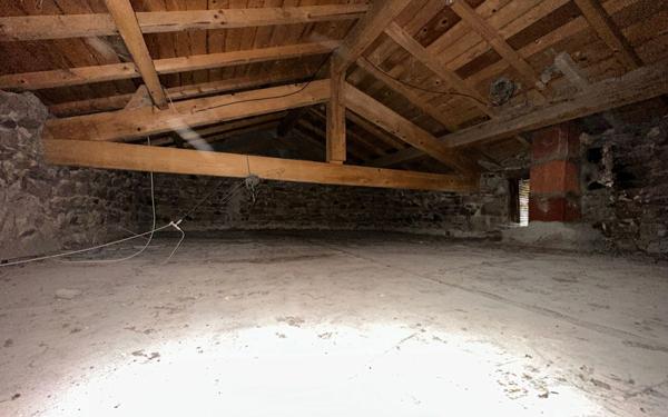 Maison à vendre    1 pièce • 134 m2 Claveisolles