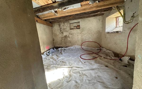 Maison à vendre    1 pièce • 134 m2 Claveisolles