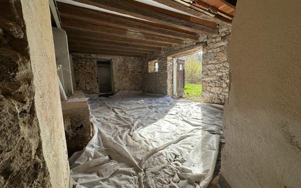 Maison à vendre    1 pièce • 134 m2 Claveisolles