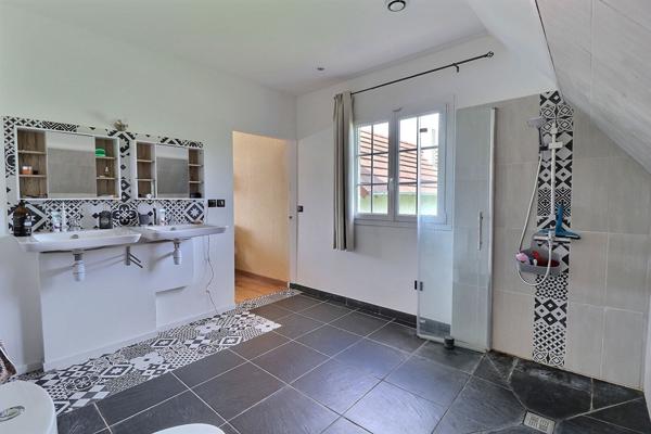 Maison 10 pièces 280 m2