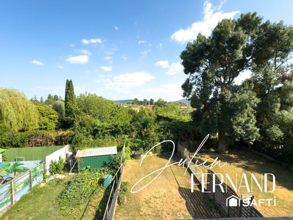 Maison de ville sur 3 niveaux avec garage & jardin