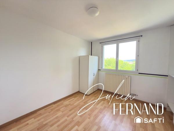 Maison de ville sur 3 niveaux avec garage & jardin