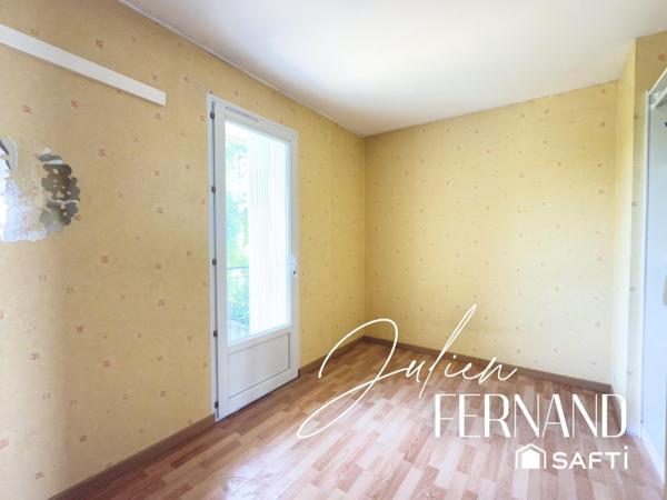 Maison de ville sur 3 niveaux avec garage & jardin