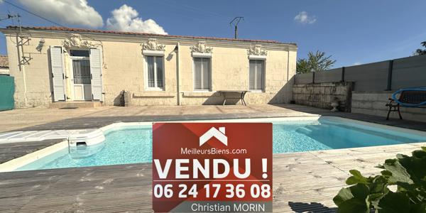 MAISON DE PLAIN-PIED AVEC PISCINE À SAINTES
