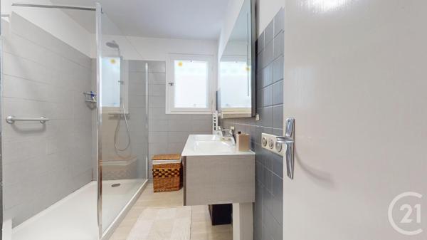 Appartement F4 à vendre  4 pièces - 101,50 m 2   CIBOURE  - 64