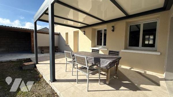 A vendre - Thibie - Ancien corps de ferme 

A proximité de Châlons-en-Champagne et Fagnières,...