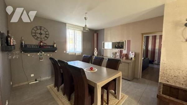 A vendre - Thibie - Ancien corps de ferme 

A proximité de Châlons-en-Champagne et Fagnières,...