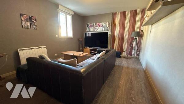 A vendre - Thibie - Ancien corps de ferme 

A proximité de Châlons-en-Champagne et Fagnières,...