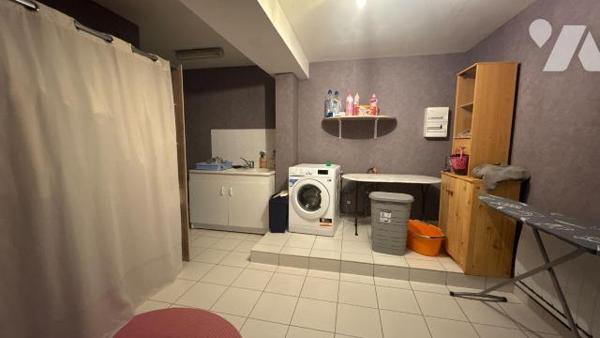 A vendre - Thibie - Ancien corps de ferme 

A proximité de Châlons-en-Champagne et Fagnières,...