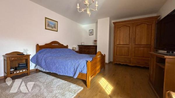 A vendre - Thibie - Ancien corps de ferme 

A proximité de Châlons-en-Champagne et Fagnières,...