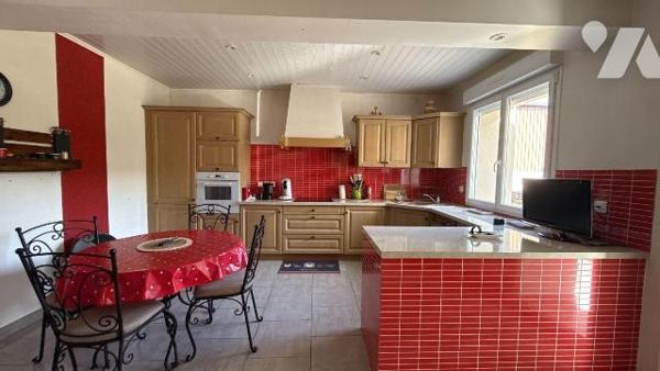 A vendre - Thibie - Ancien corps de ferme 

A proximité de Châlons-en-Champagne et Fagnières,...