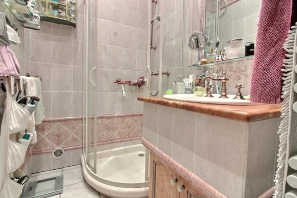 Place Ambroise Coutois - T2 bis traversant E/O, vue dégagée, charme, cave