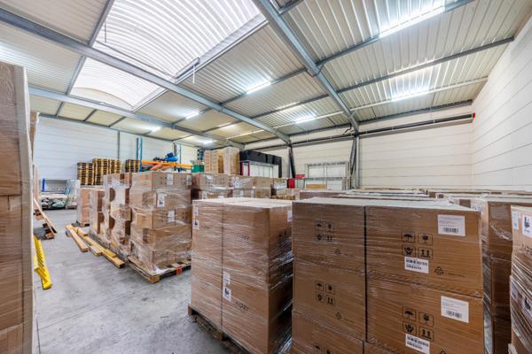 EN EXCLUSIVITE LOCAL INDUSTRIEL IDEALEMENT SITUE A MOINS DE 900 000 EUROS