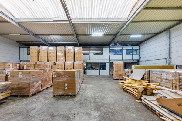 EN EXCLUSIVITE LOCAL INDUSTRIEL IDEALEMENT SITUE A MOINS DE 900 000 EUROS