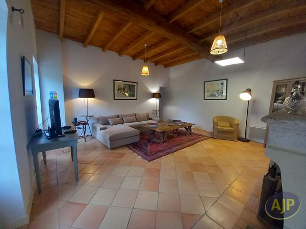 Location appartement Saint Yzans De Medoc : 900 € - AJP Lesparre Immobilier