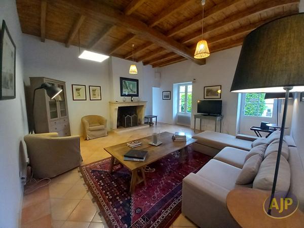Location appartement Saint Yzans De Medoc : 900 € - AJP Lesparre Immobilier