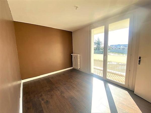 Appartement à louer 832 € CC TOULOUSE 4 p 72 m² DPE E