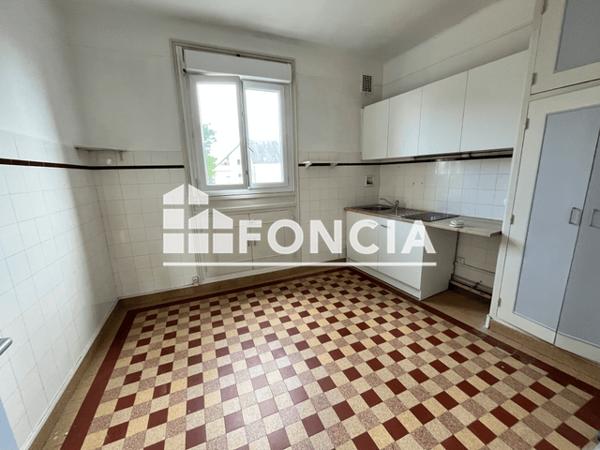 Location Studio 38.98 m² - 178 RUE GIRAUDEAU Tours 37000