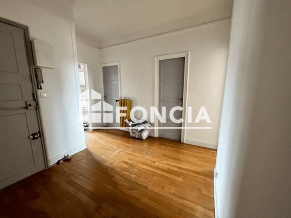 Location Studio 38.98 m² - 178 RUE GIRAUDEAU Tours 37000