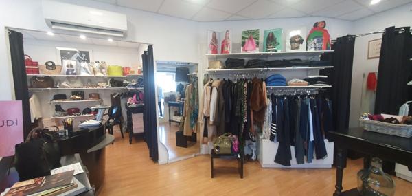 A Vendre Immeuble composé de 4 Lots à Cazeres rentabilité 7% env.