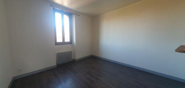 A Vendre Immeuble composé de 4 Lots à Cazeres rentabilité 7% env.