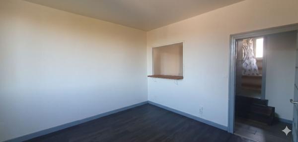 A Vendre Immeuble composé de 4 Lots à Cazeres rentabilité 7% env.