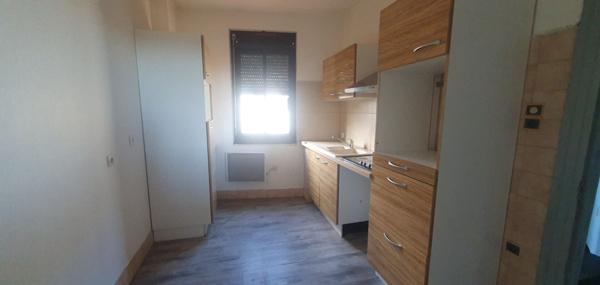 A Vendre Immeuble composé de 4 Lots à Cazeres rentabilité 7% env.