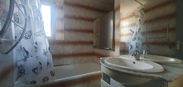 A Vendre Immeuble composé de 4 Lots à Cazeres rentabilité 7% env.