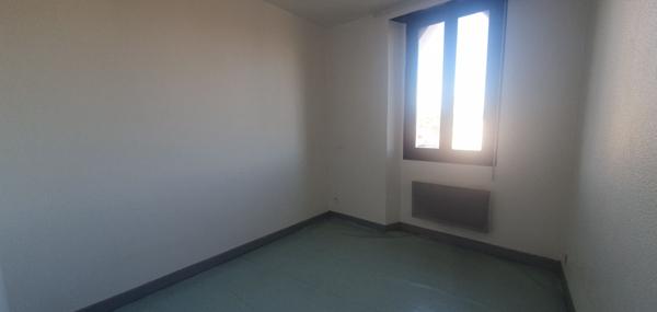 A Vendre Immeuble composé de 4 Lots à Cazeres rentabilité 7% env.