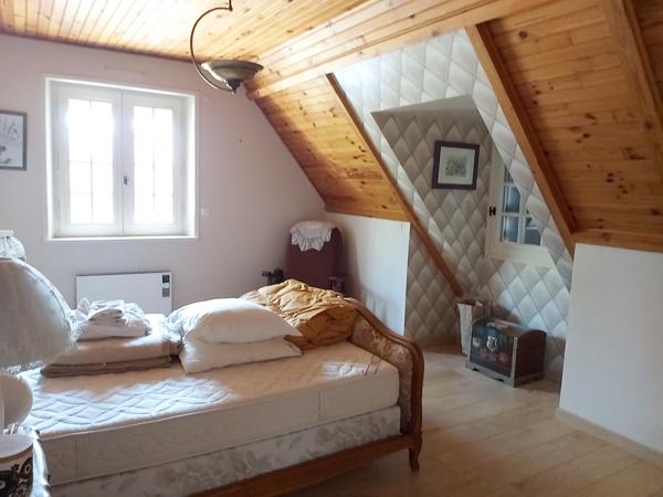 maison artisanale de 170m2 et 6132m2 de terrain, garages