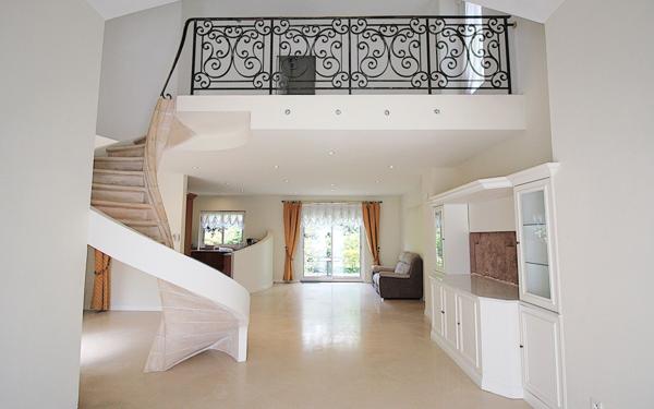 Maison à vendre    7 pièces •  Le Bourget