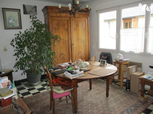 MAISON 3 CHAMBRES SUR SOUS SOL