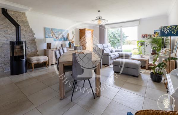 Maison de plain pied à vendre à Saint Xandre - Référence NB512 , St xandre