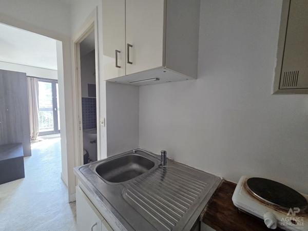 Appartement Rueil Malmaison 1 pièce(s) 14 m2 Loyer 610 €/mois charges comprises **  - Référence  19966