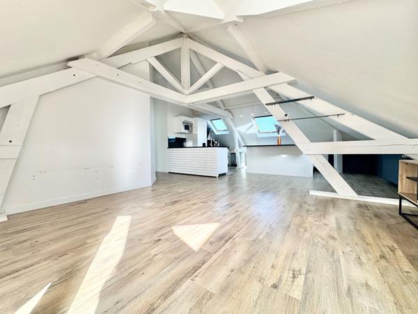 TERVILLE en dernier étage - T3 rénové (94m²) faibles charges - coup de coeur