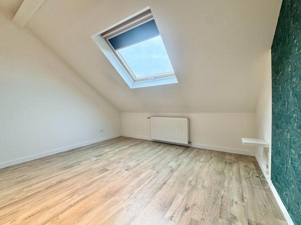 TERVILLE en dernier étage - T3 rénové (94m²) faibles charges - coup de coeur