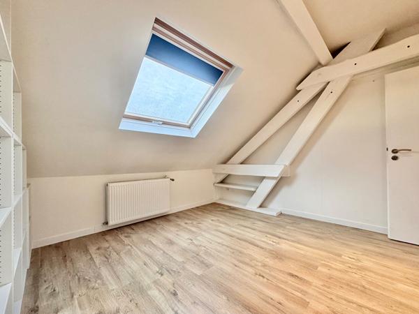 TERVILLE en dernier étage - T3 rénové (94m²) faibles charges - coup de coeur