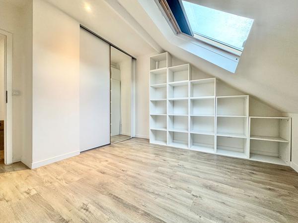 TERVILLE en dernier étage - T3 rénové (94m²) faibles charges - coup de coeur