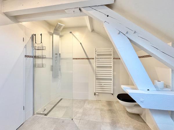 TERVILLE en dernier étage - T3 rénové (94m²) faibles charges - coup de coeur