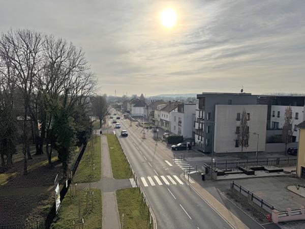 TERVILLE en dernier étage - T3 rénové (94m²) faibles charges - coup de coeur