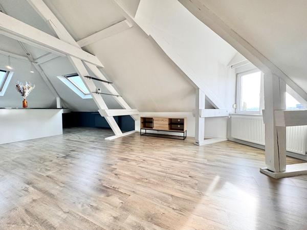 TERVILLE en dernier étage - T3 rénové (94m²) faibles charges - coup de coeur