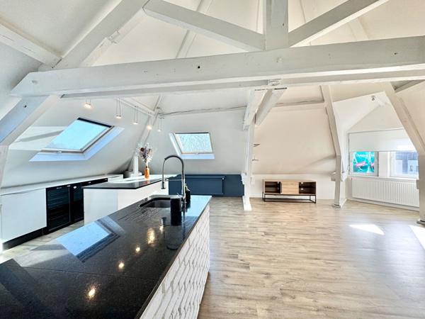 TERVILLE en dernier étage - T3 rénové (94m²) faibles charges - coup de coeur