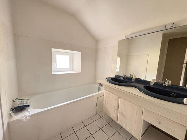 MAISON EN CAMPAGNE - 106m² - GREZ EN BOUERE