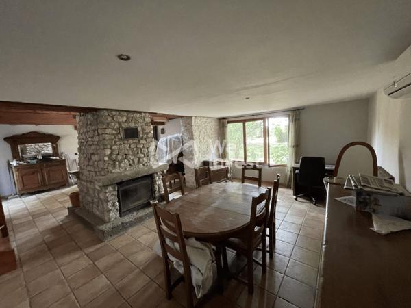 Longère rénovée 4 chambres – 177 m² + dépendances – Terrain 5 307 m² avec bois et piscine