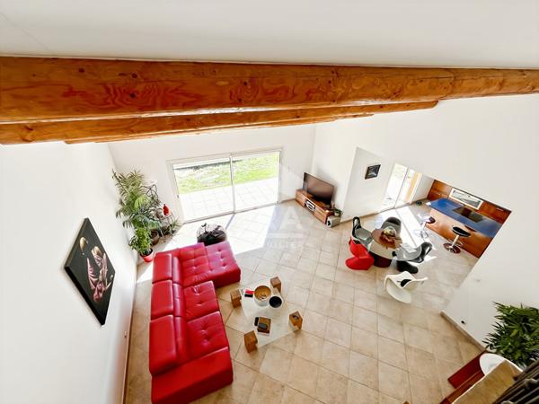 MARSEILLE LIMITE SEPTEMES LES VALLONS  -  Villa de 162m2 sur parcelle de 1230m2 avec garage et piscine