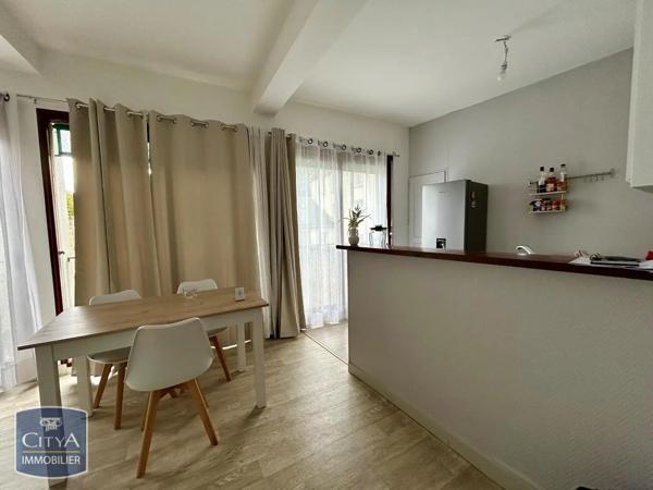 Appartement à louer 2 pièces 43.95m² Alençon (61000)