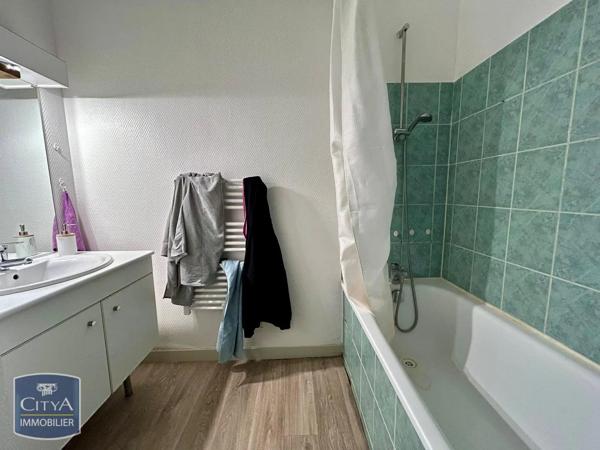 Appartement à louer 2 pièces 43.95m² Alençon (61000)